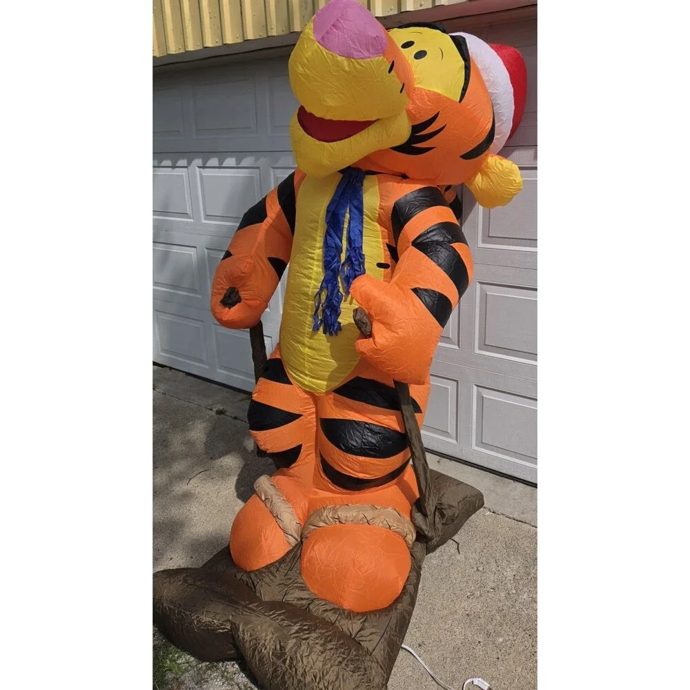 Gemmy Airblown Inflatable Skiing Tigger w/ Santa Hat9ft. With Stakes & Tie Downs